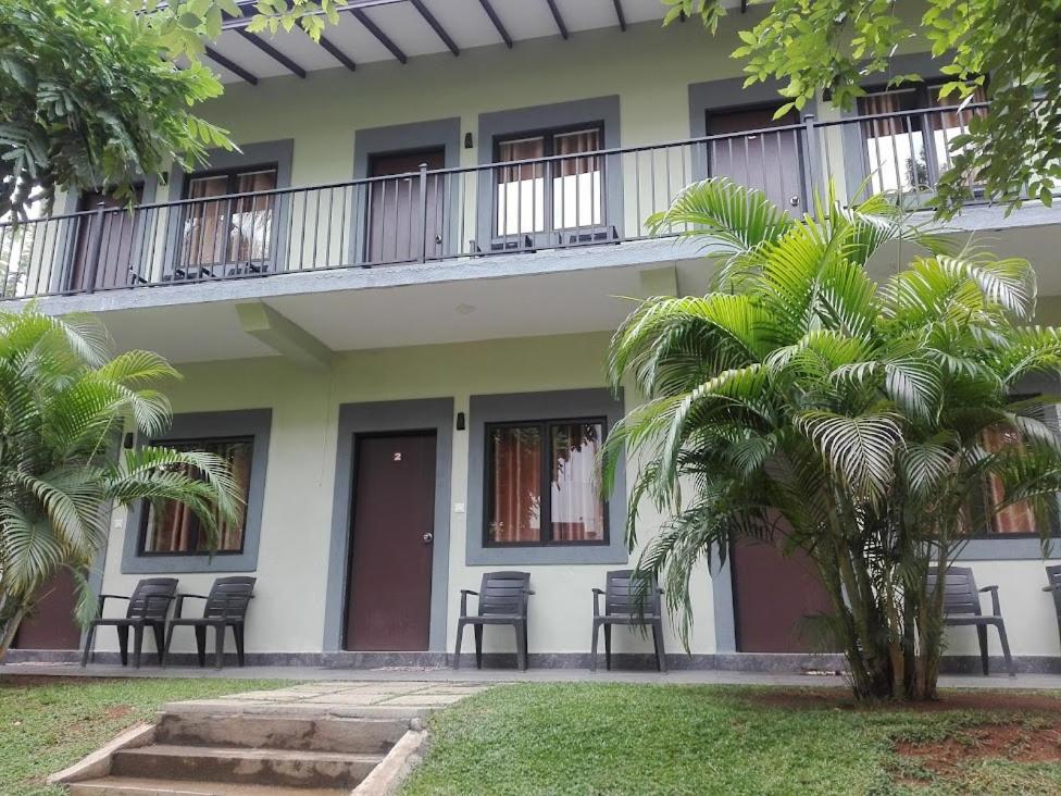 The Paramount Lodge Polonnaruwa Exterior foto